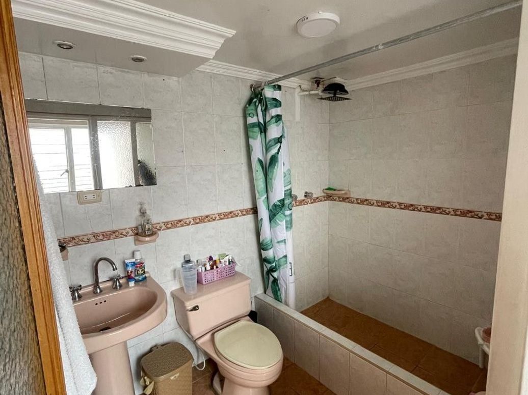 Casa de 6 alcobas en venta en Autopista Medellin, Bogotá, 72 m² · foto 8 de 20