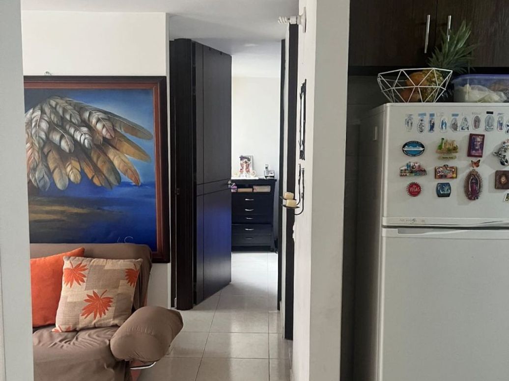 Apartamento de 3 alcobas en venta en El Triángulo, Bogotá, 43 m² · foto 4 de 11