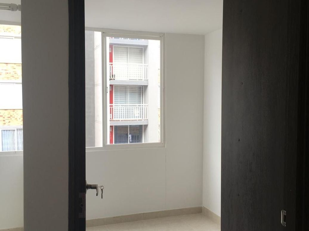 Apartamento de 3 alcobas en venta en El Triángulo, Bogotá, 43 m² · foto 9 de 11