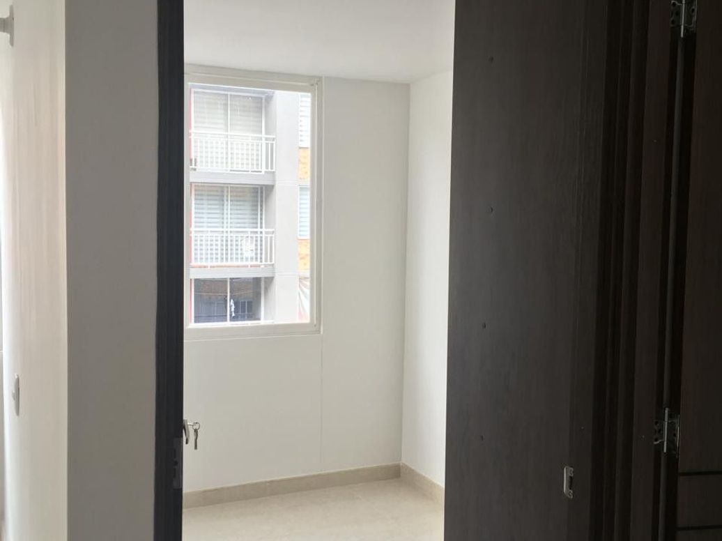 Apartamento de 3 alcobas en venta en El Triángulo, Bogotá, 43 m² · foto 7 de 11