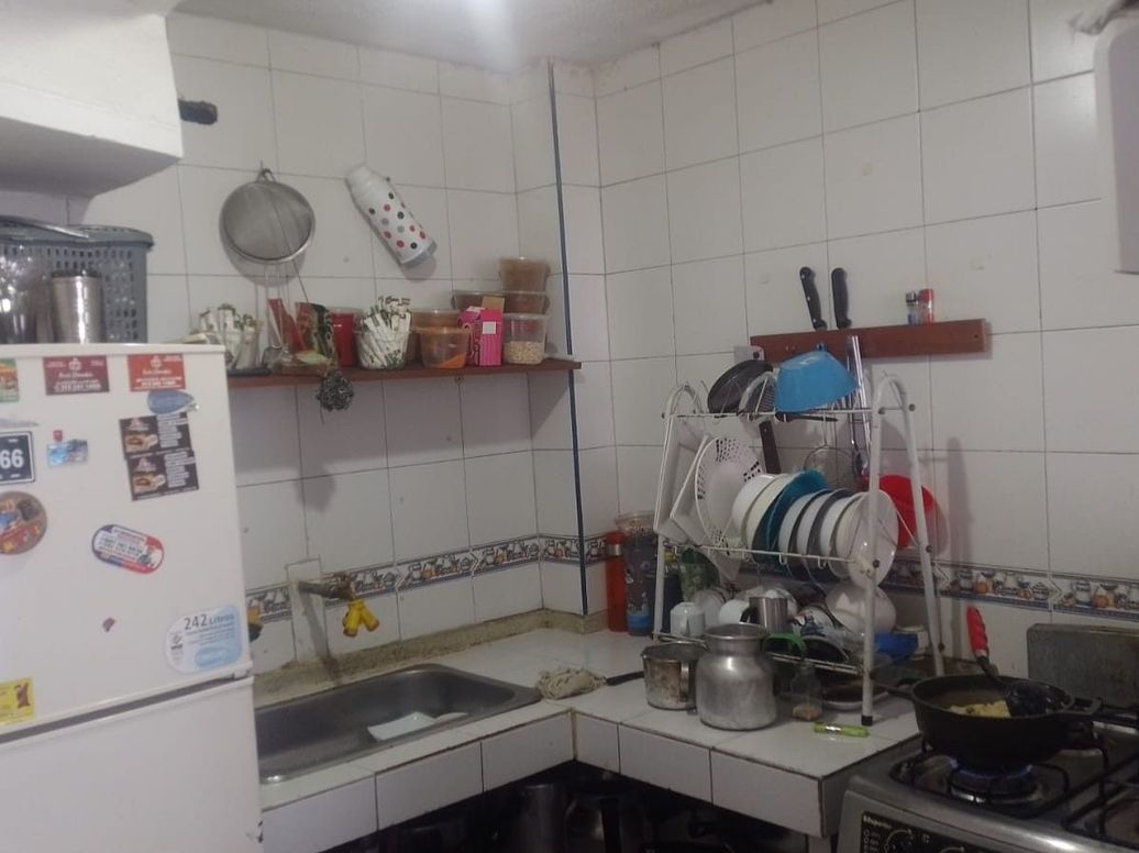Casa de 2 alcobas en venta en La Ronda, Bogotá, 44 m² · foto 3 de 8