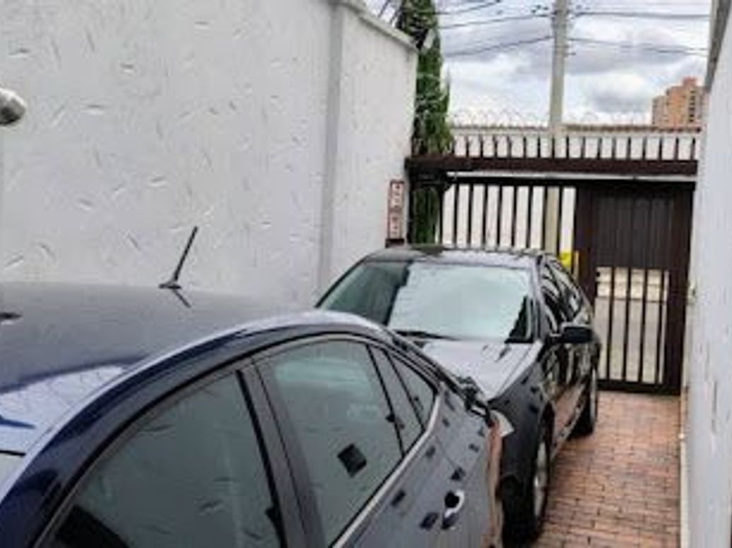Casa de 4 alcobas en venta en Mónaco, Bogotá, 335 m² · foto 5 de 20
