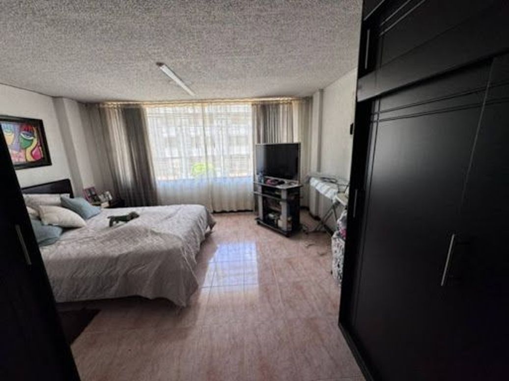 Casa de 4 alcobas en venta en Villa Alsacia, Bogotá, 240 m² · foto 13 de 20