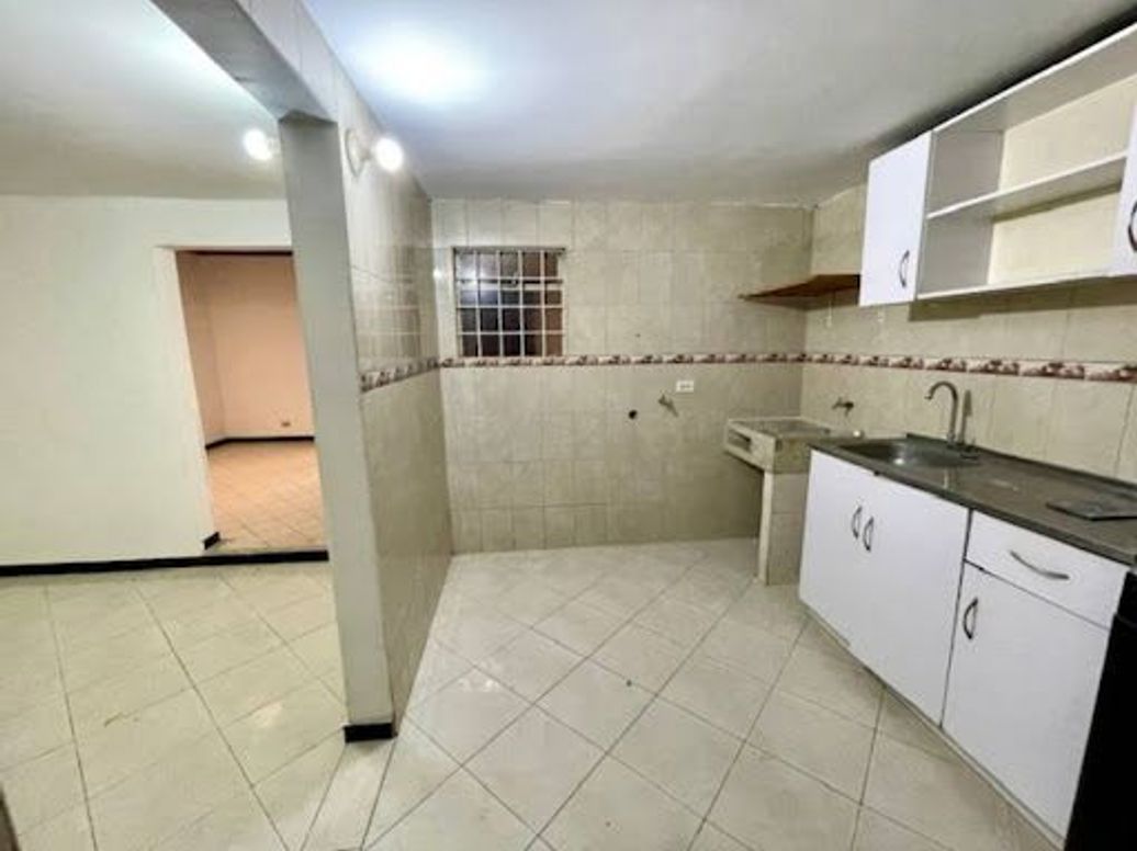 Casa de 5 alcobas en venta en Santa Isabel, Bogotá, 220 m² · foto 17 de 20