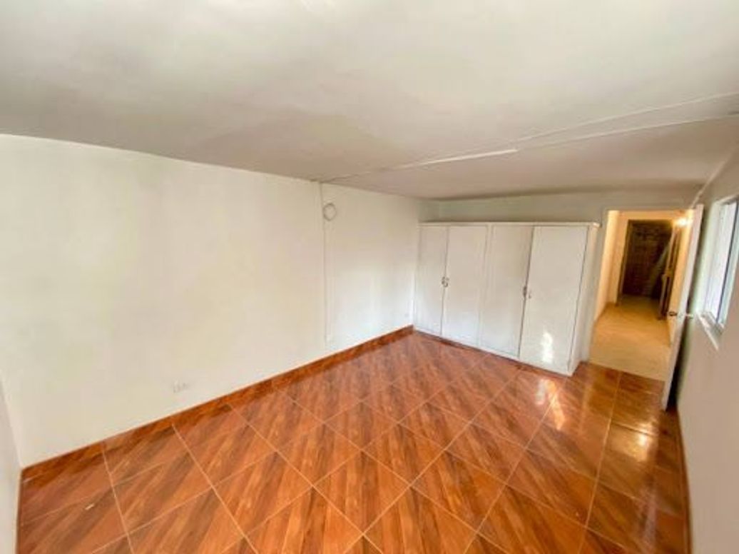 Casa de 5 alcobas en venta en Santa Isabel, Bogotá, 220 m² · foto 8 de 20