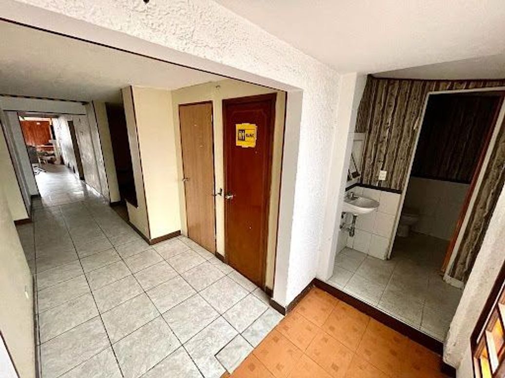 Casa de 5 alcobas en venta en Modelia, Bogotá, 210 m² · foto 10 de 20