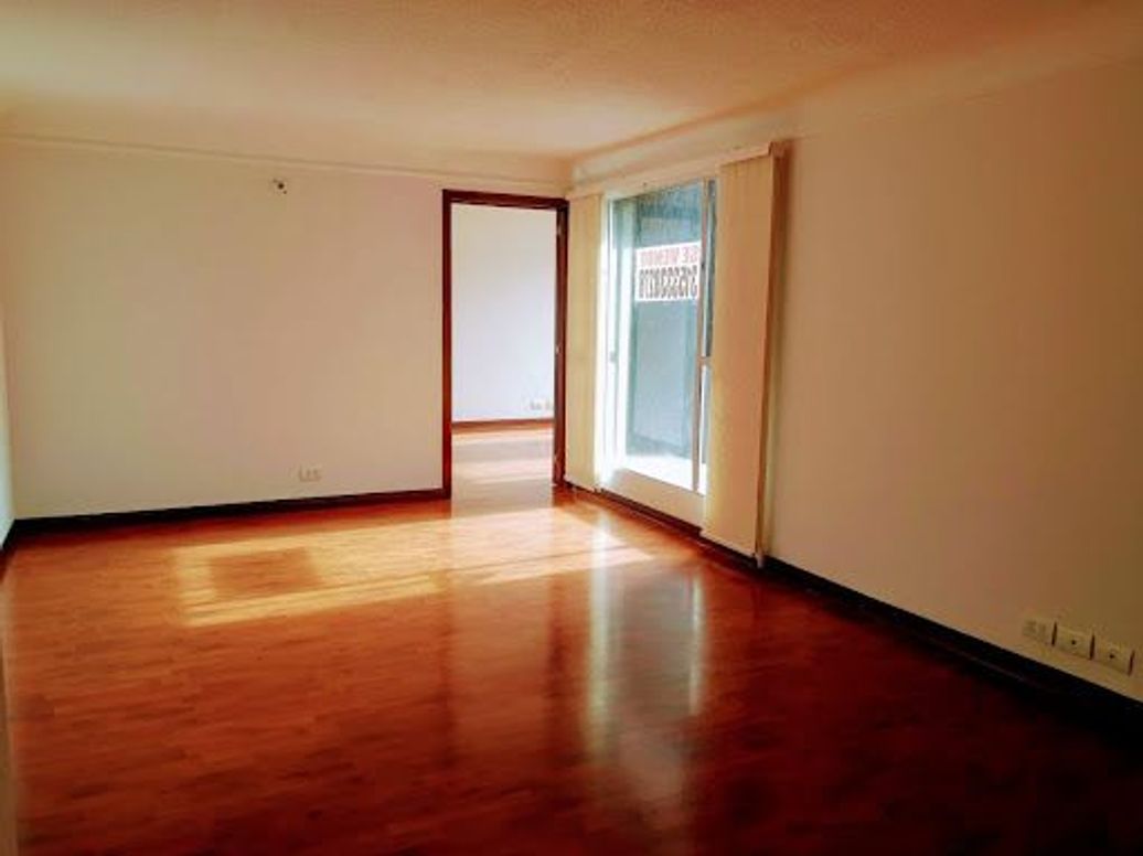Apartamento de 3 alcobas en venta en Santa Barbara Central, Bogotá, 163 m² · foto 3 de 20