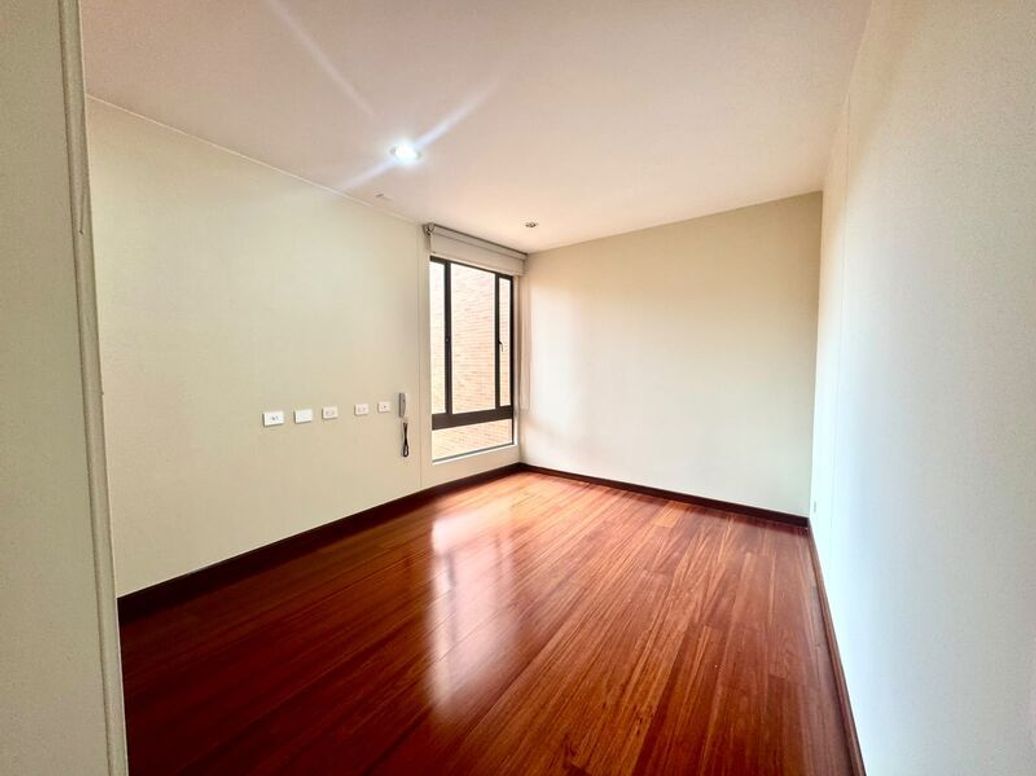 Apartamento de 4 alcobas en venta en Niza Suba, Bogotá, 207 m² · foto 10 de 17
