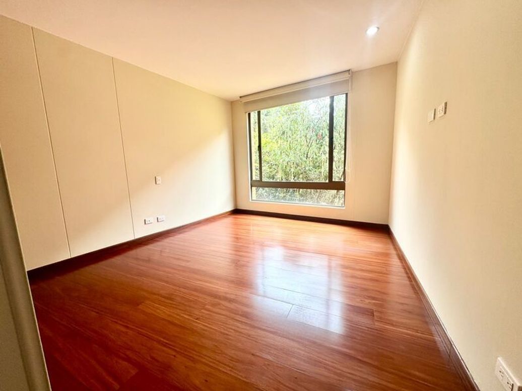 Apartamento de 4 alcobas en venta en Niza Suba, Bogotá, 207 m² · foto 13 de 17