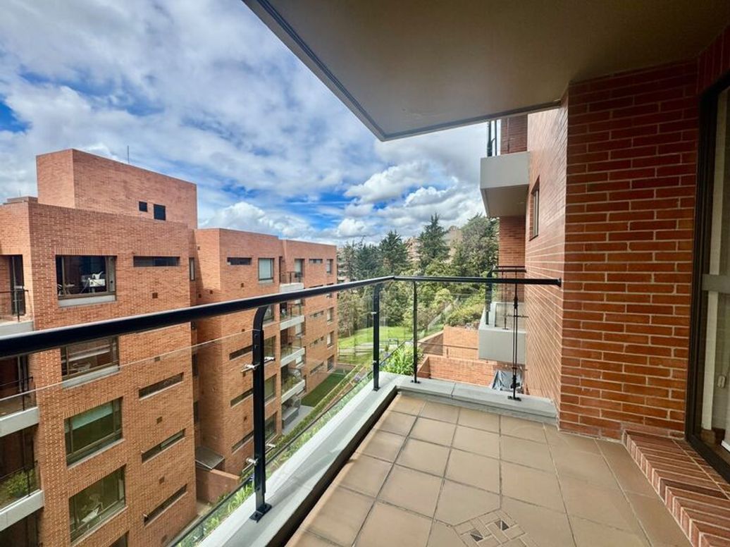Apartamento de 4 alcobas en venta en Niza Suba, Bogotá, 207 m² · foto 3 de 17