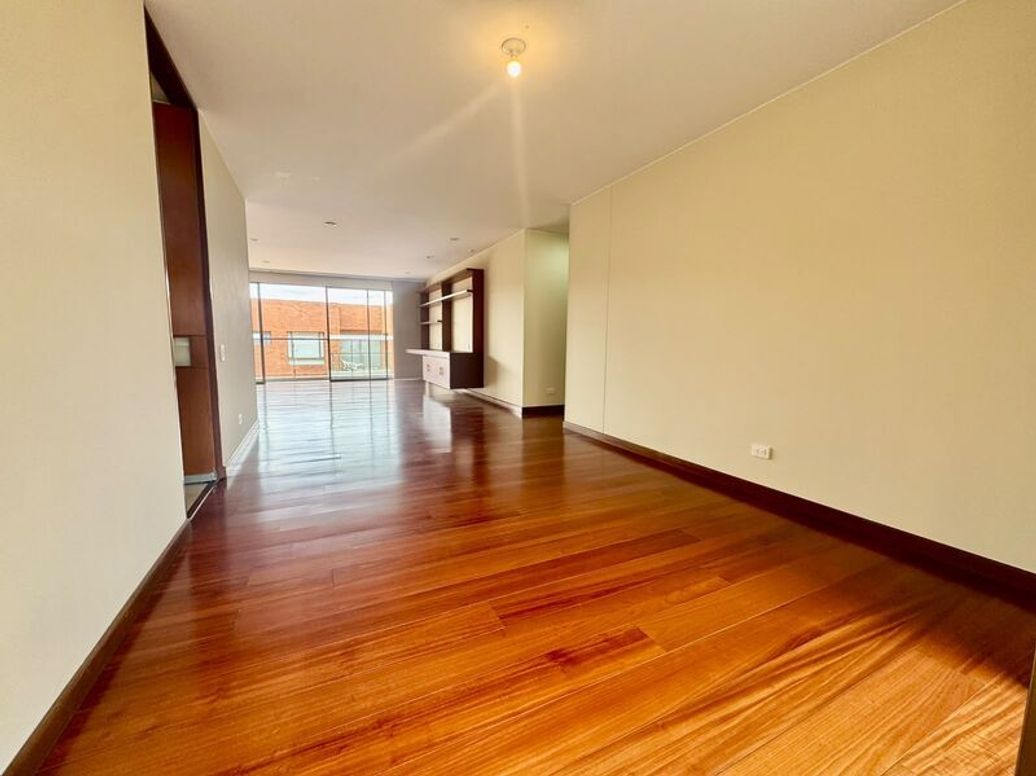 Apartamento de 4 alcobas en venta en Niza Suba, Bogotá, 207 m² · foto 7 de 17
