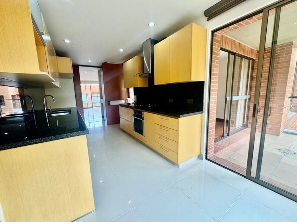 Apartamento de 4 alcobas en venta en Niza Suba, Bogotá, 207 m² · foto 6 de 17