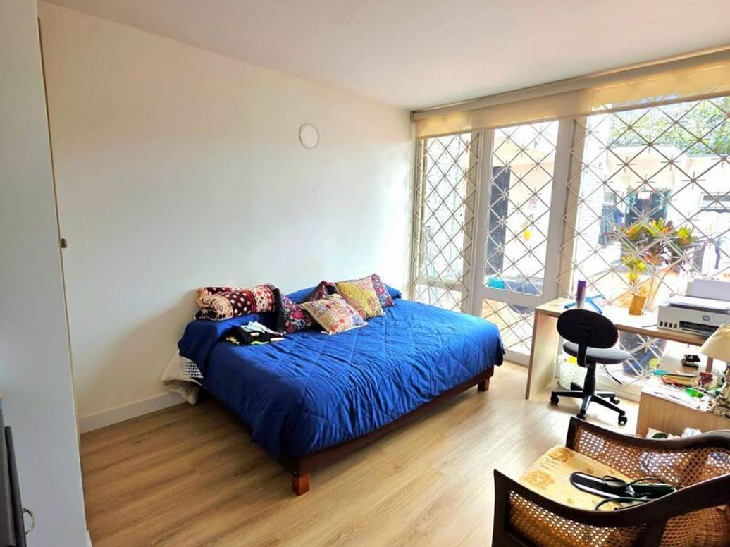 Casa de 8 alcobas en venta en Niza, Bogotá, 258 m² · foto 5 de 6