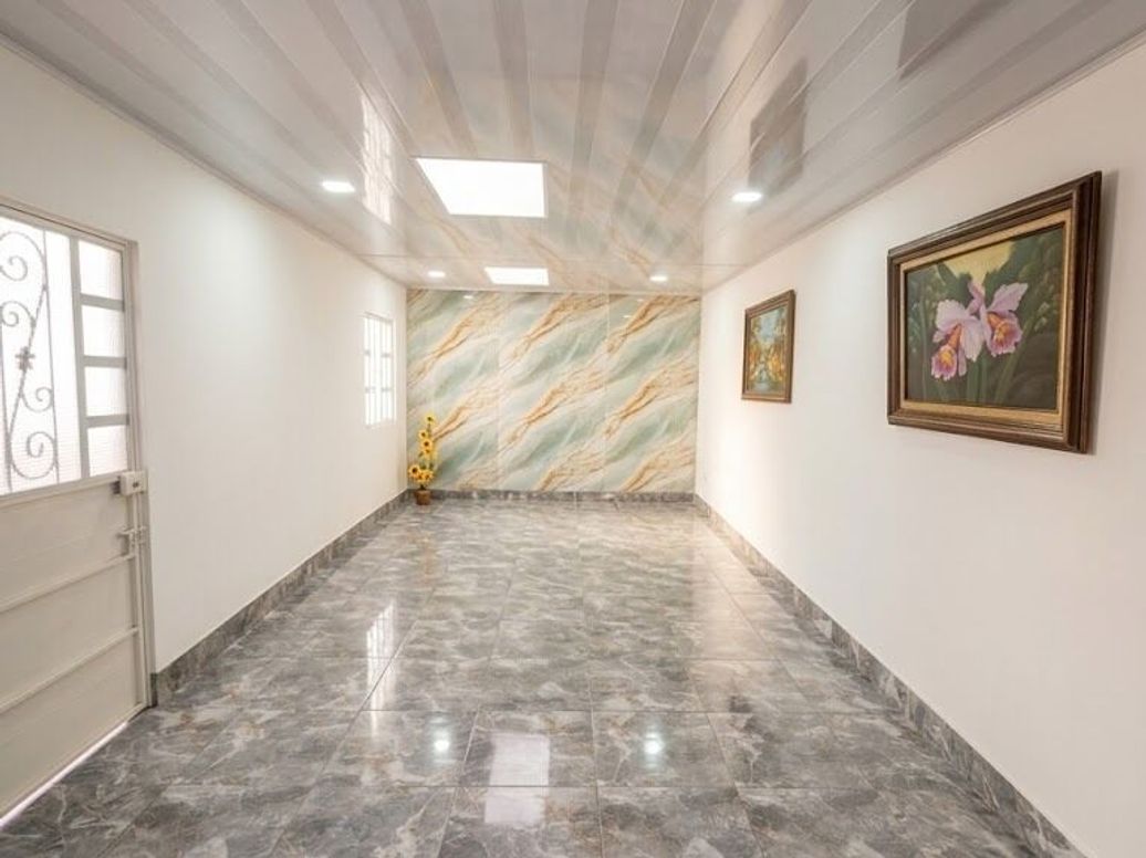 Casa de 4 alcobas en venta en La Almería, Bogotá, 182 m² · foto 4 de 12