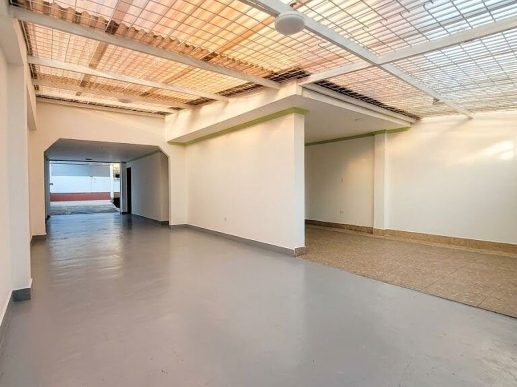 Casa de 4 alcobas en venta en La Almería, Bogotá, 182 m² · foto 2 de 12