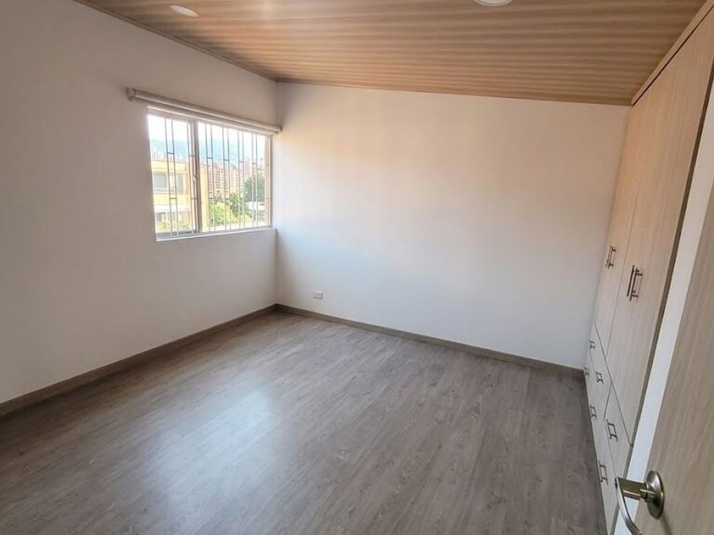 Casa de 4 alcobas en venta en La Almería, Bogotá, 182 m² · foto 9 de 12