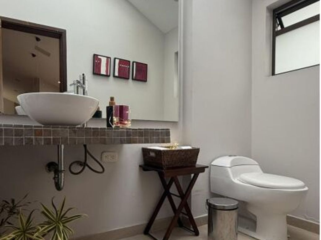 Casa de 4 alcobas en venta en Viveros, Bogotá · foto 9 de 14