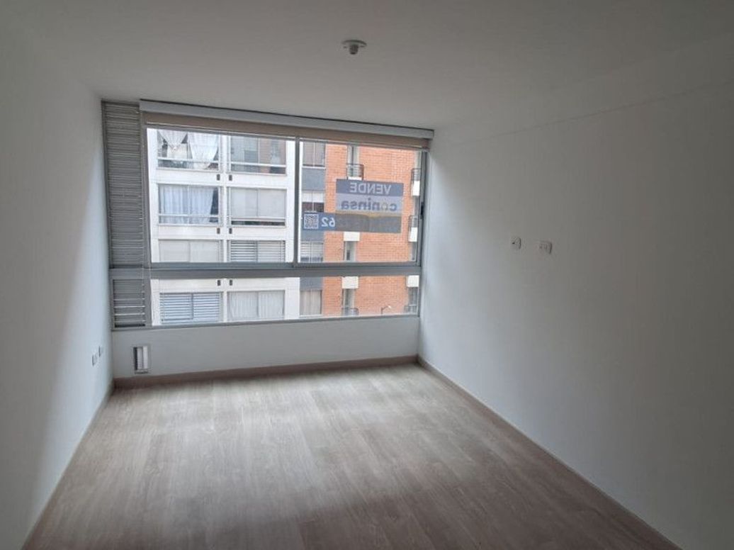 Apartamento de 2 alcobas en venta en Campo Alegre, Bogotá, 52 m² · foto 2 de 3