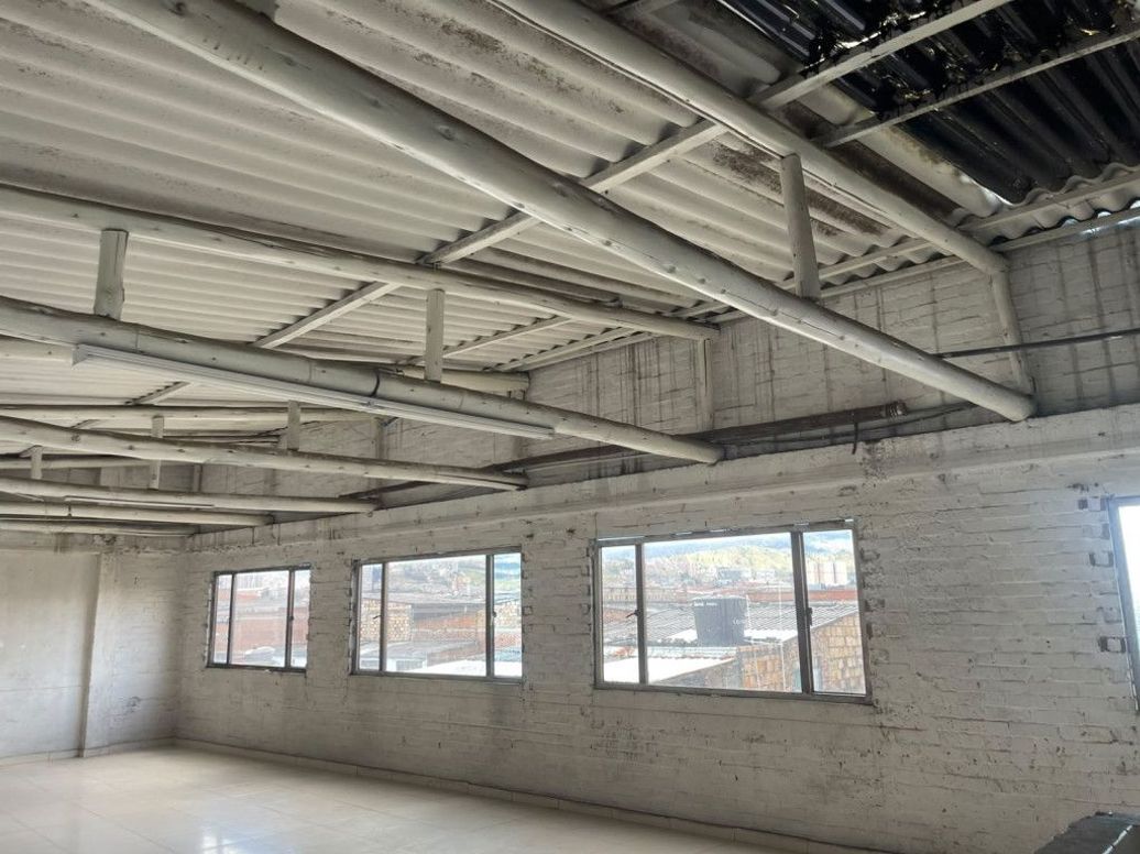 Casa de 3 alcobas en venta en San Benito, Bogotá, 288 m² · foto 2 de 20