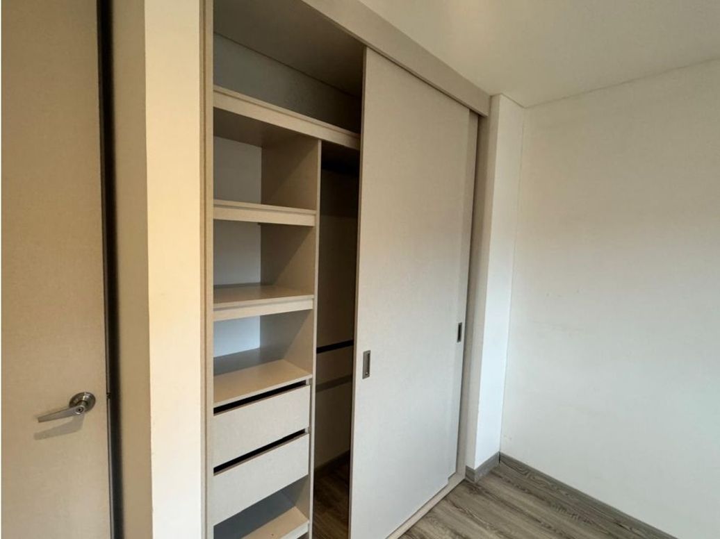 Apartamento de 3 alcobas en venta en Andes Norte, Bogotá, 73 m² · foto 9 de 13