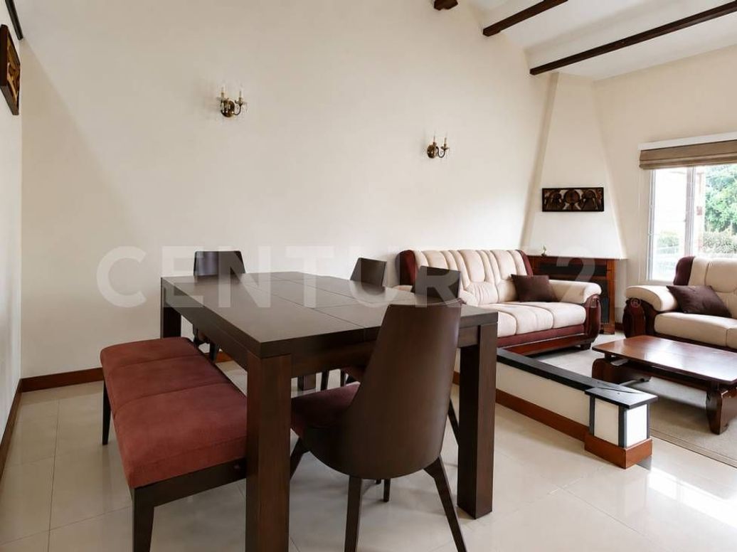 Casa de 5 alcobas en venta en Modelia, Bogotá, 245 m² · foto 3 de 16