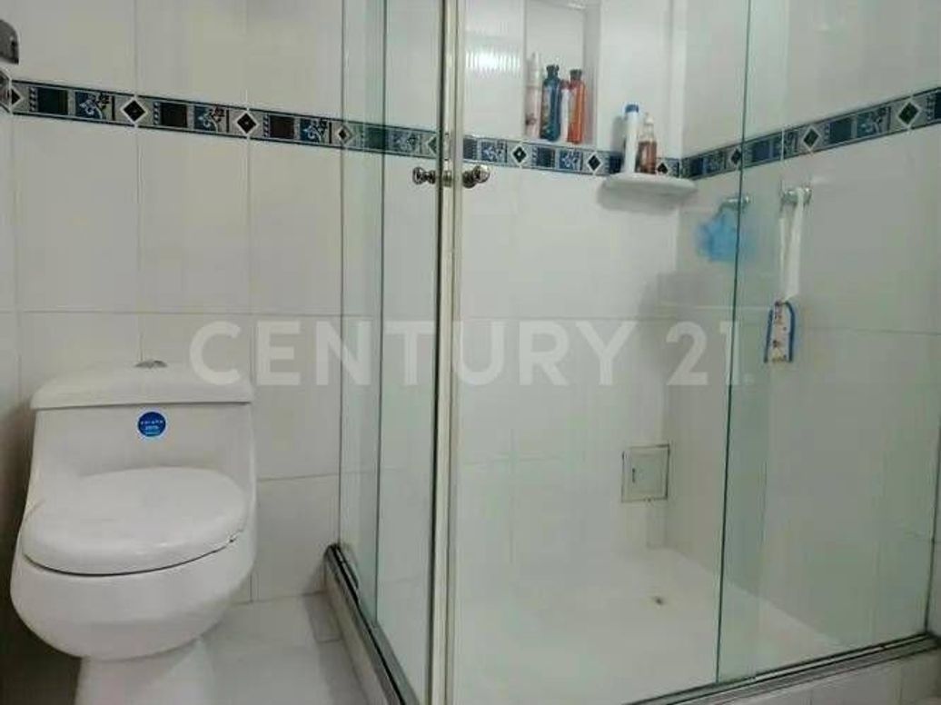 Casa de 5 alcobas en venta en Modelia, Bogotá, 245 m² · foto 7 de 16