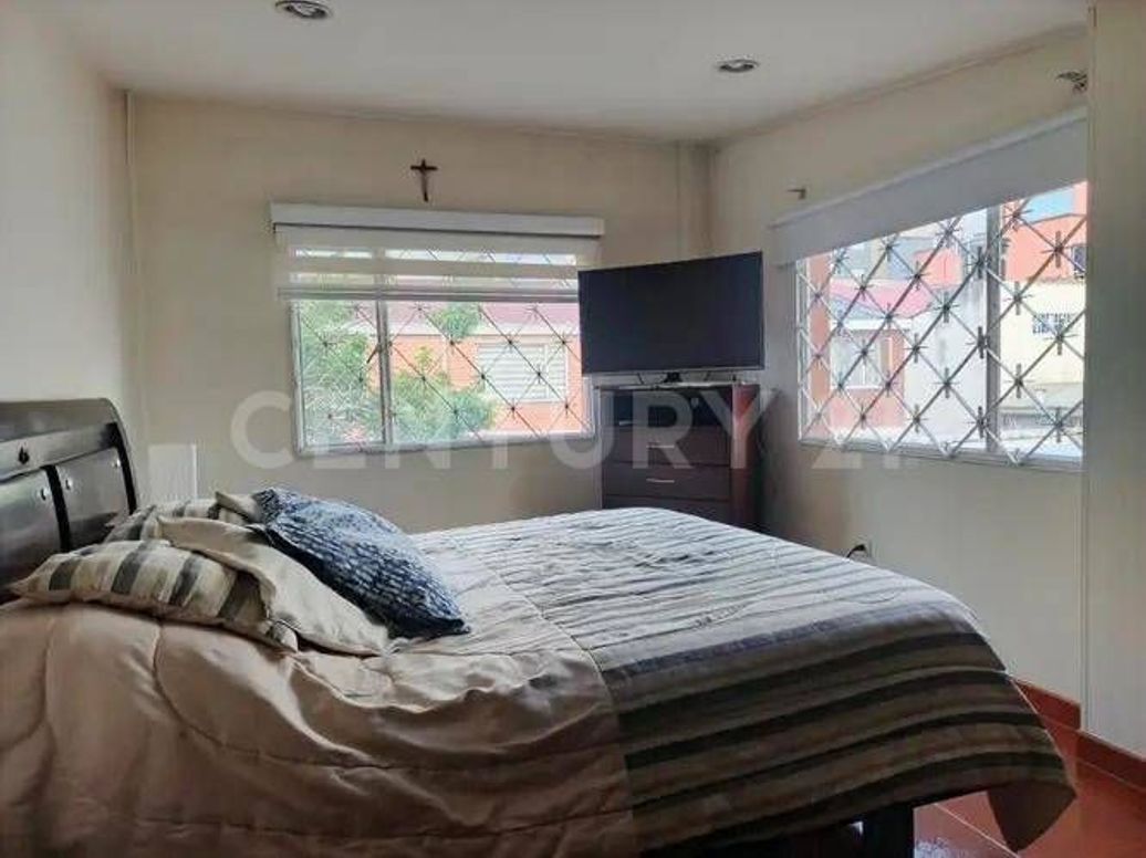 Casa de 5 alcobas en venta en Modelia, Bogotá, 245 m² · foto 9 de 16