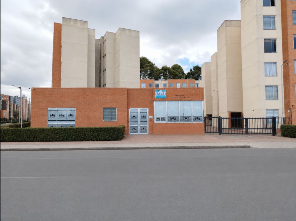 Apartaestudio en venta en Engativá, Bogotá, 39 m² · foto 2 de 20