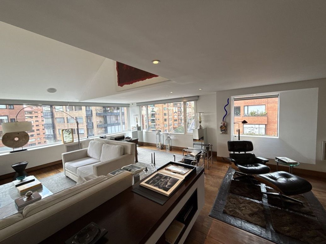 Apartamento de 3 alcobas en venta en El Refugio, Bogotá, 447 m² · foto 5 de 20