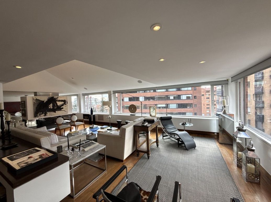 Apartamento de 3 alcobas en venta en El Refugio, Bogotá, 447 m² · foto 6 de 20
