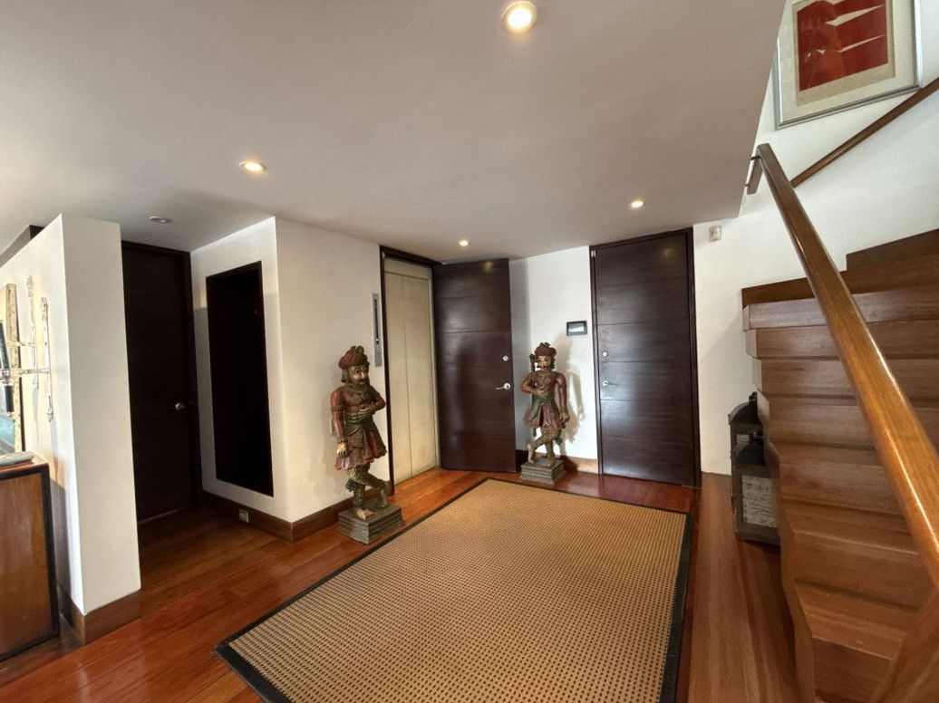 Apartamento de 3 alcobas en venta en El Refugio, Bogotá, 447 m² · foto 8 de 20