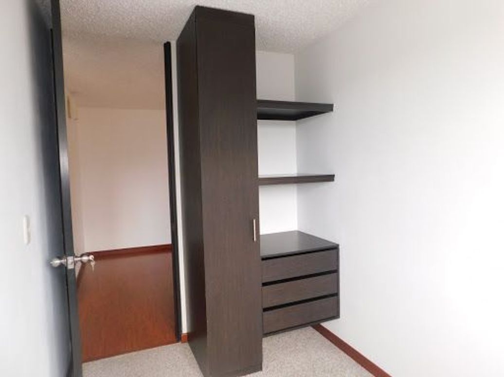 Apartamento de 2 alcobas en venta en Pinar De Suba, Bogotá, 37 m² · foto 6 de 9