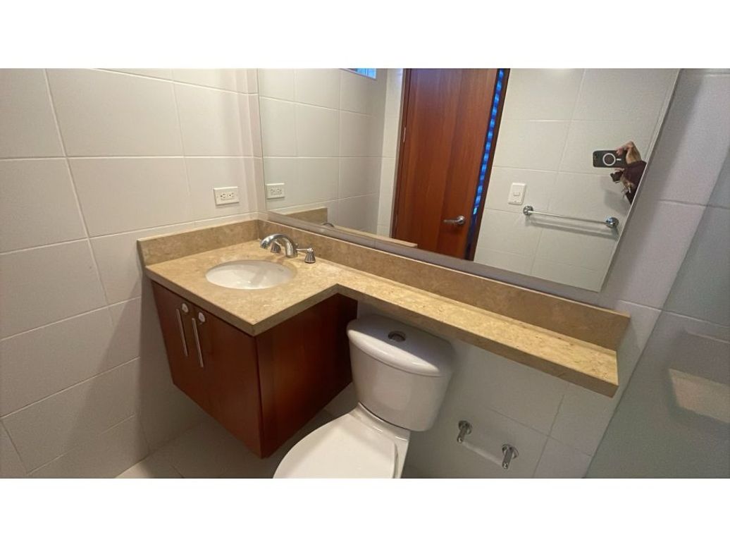 Apartamento de 2 alcobas en venta en Cedritos, Bogotá, 69 m² · foto 12 de 20
