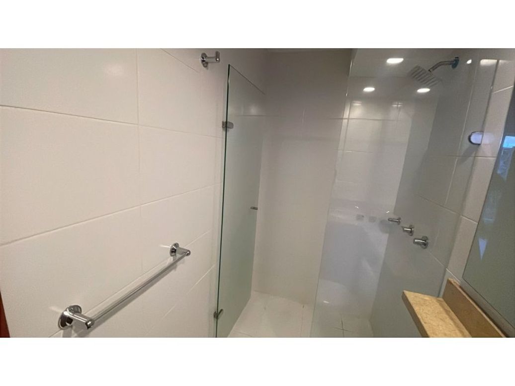 Apartamento de 2 alcobas en venta en Cedritos, Bogotá, 69 m² · foto 8 de 20