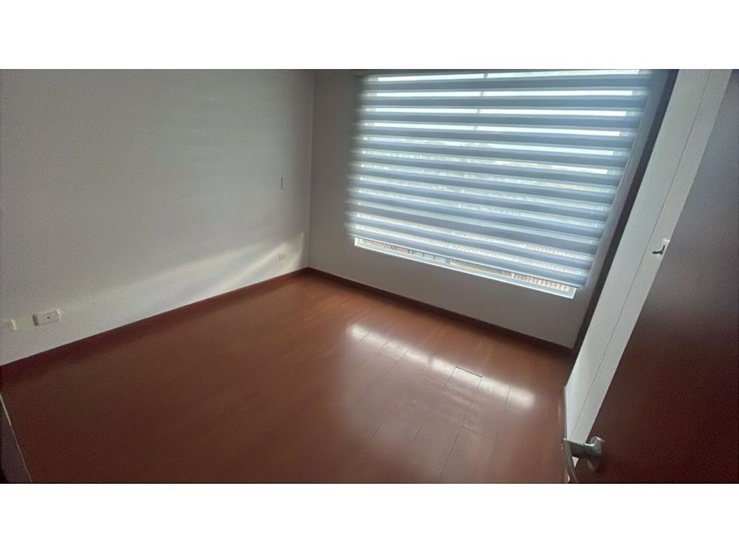 Apartamento de 2 alcobas en venta en Cedritos, Bogotá, 69 m² · foto 10 de 20
