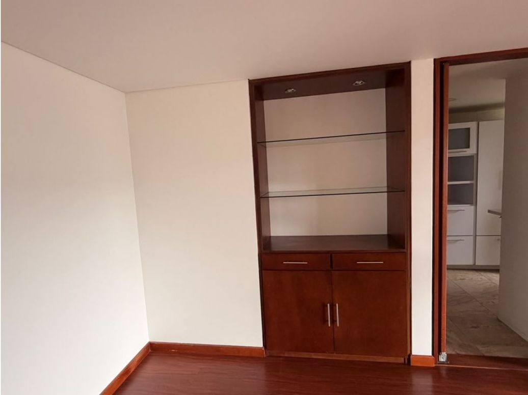 Apartamento de 3 alcobas en venta en Lago Cordoba, Bogotá, 130 m² · foto 4 de 20