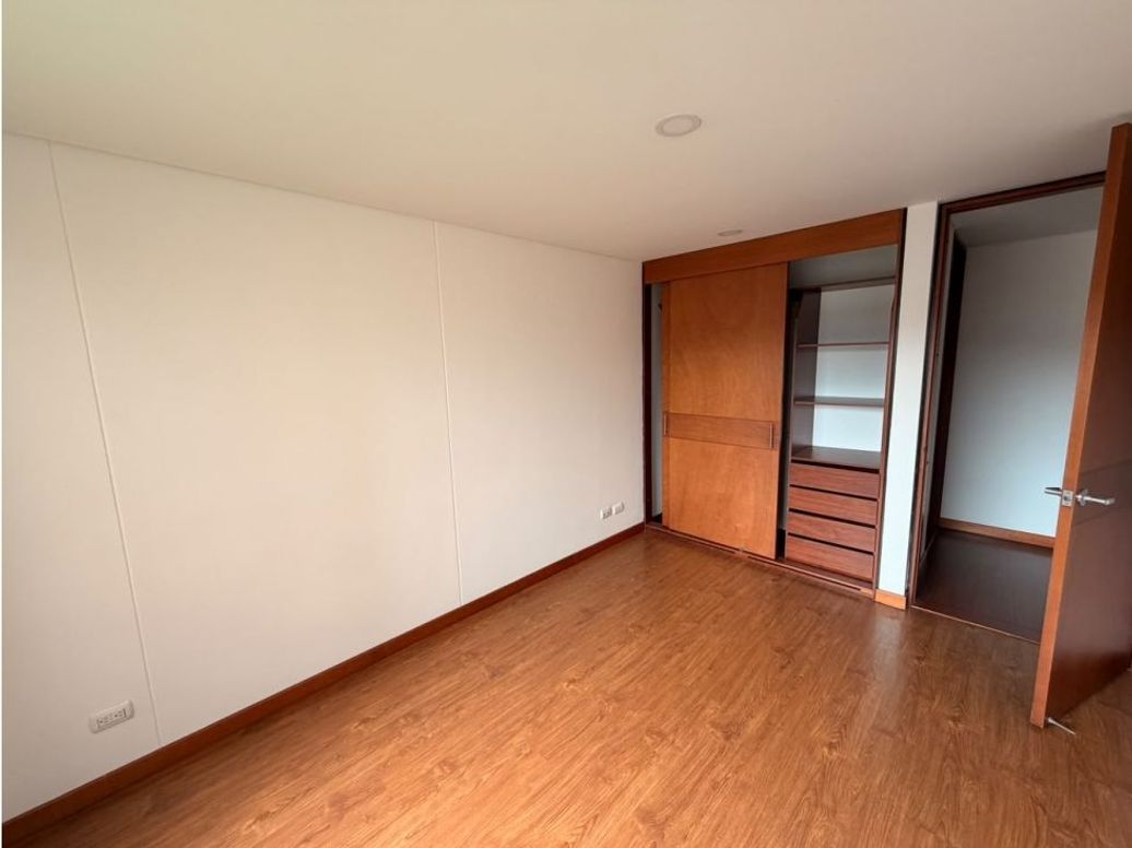 Apartamento de 3 alcobas en venta en Lago Cordoba, Bogotá, 130 m² · foto 8 de 20