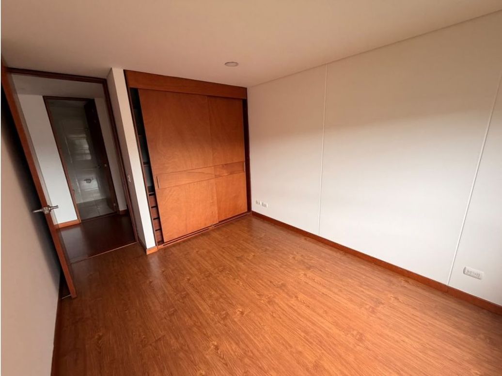 Apartamento de 3 alcobas en venta en Lago Cordoba, Bogotá, 130 m² · foto 10 de 20