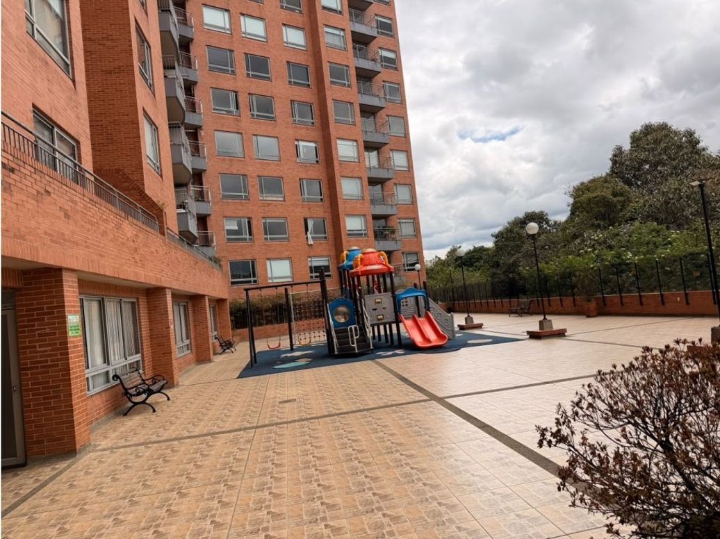 Apartamento de 3 alcobas en venta en Lago Cordoba, Bogotá, 130 m² · foto 17 de 20
