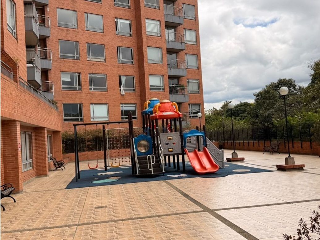 Apartamento de 3 alcobas en venta en Lago Cordoba, Bogotá, 130 m² · foto 18 de 20