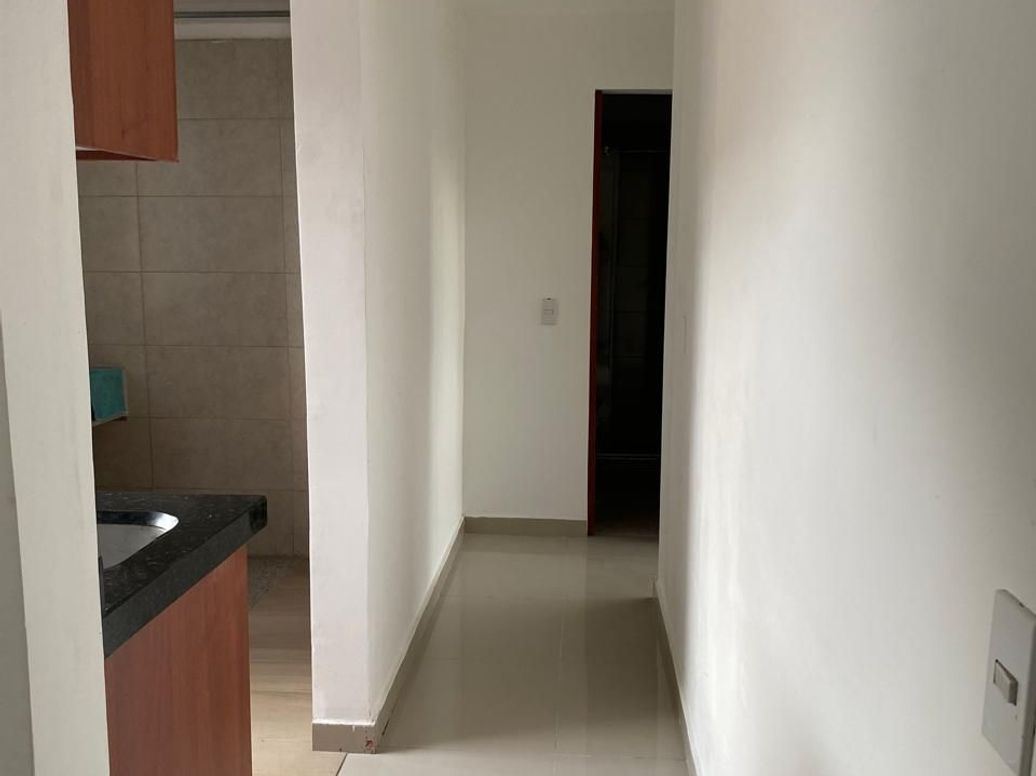 Apartamento de 2 alcobas en arriendo en Ciudad Berna, Bogotá, 52 m² · foto 2 de 11