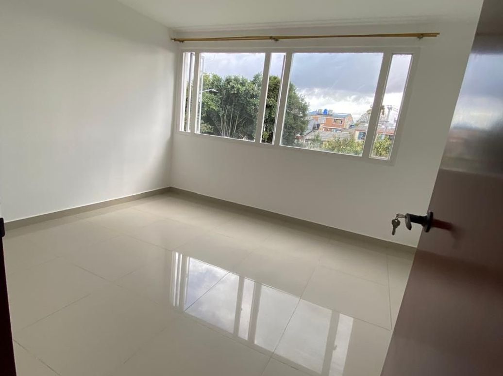 Apartamento de 2 alcobas en arriendo en Ciudad Berna, Bogotá, 52 m² · foto 10 de 11