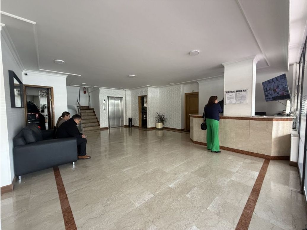 Apartamento de 4 alcobas en venta en Santa Barbara, Bogotá, 380 m² · foto 19 de 20