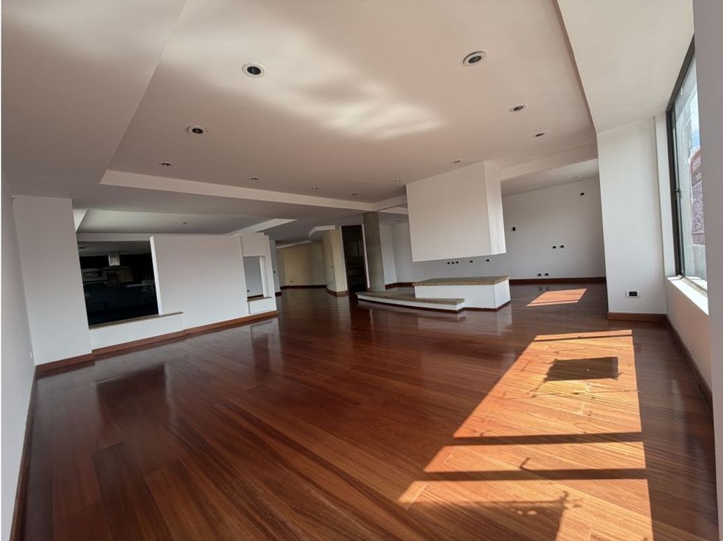 Apartamento de 4 alcobas en venta en Santa Barbara, Bogotá, 380 m² · foto 8 de 20