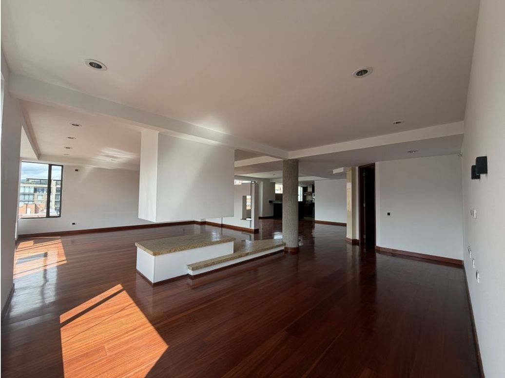 Apartamento de 4 alcobas en venta en Santa Barbara, Bogotá, 380 m² · foto 6 de 20