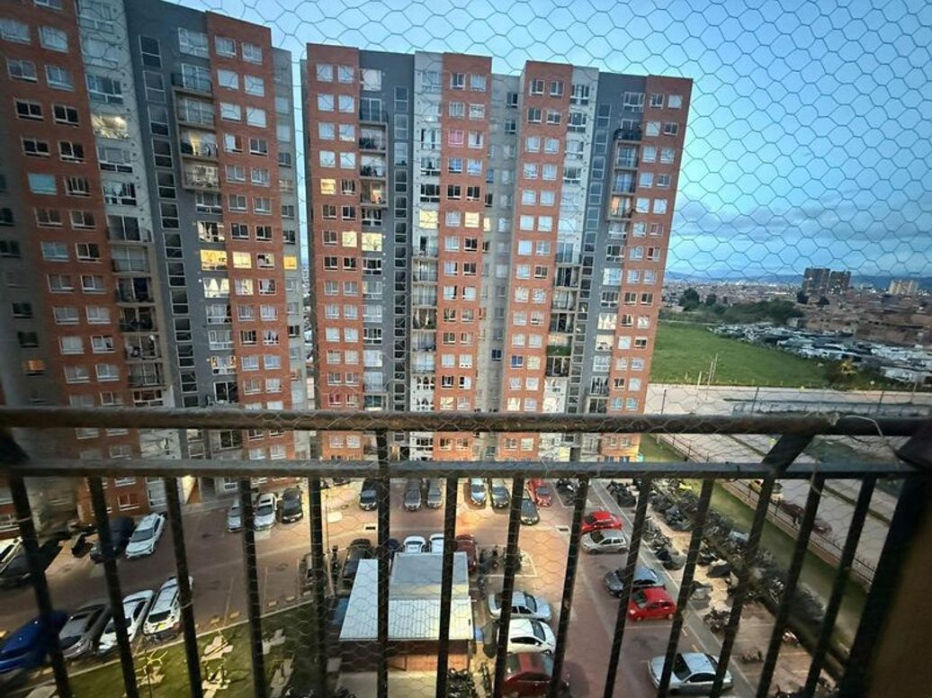 Apartamento de 3 alcobas en venta en Bosa, Bogotá, 45 m² · foto 3 de 13