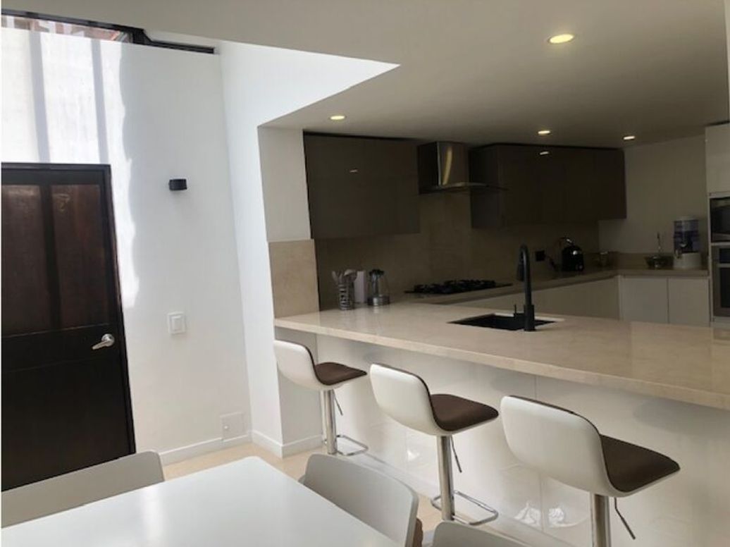 Casa de 3 alcobas en venta en La Carolina, Bogotá, 326 m² · foto 18 de 20