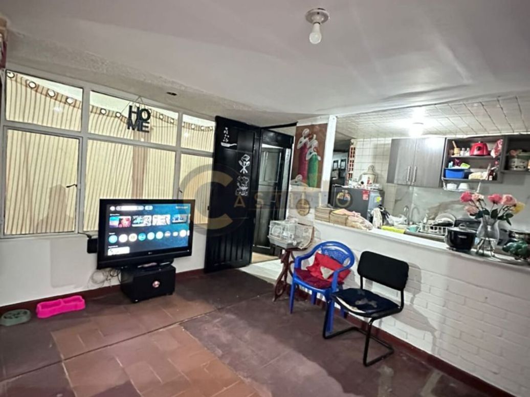 Casa de 4 alcobas en venta en India Catalina, Bogotá, 216 m² · foto 2 de 12