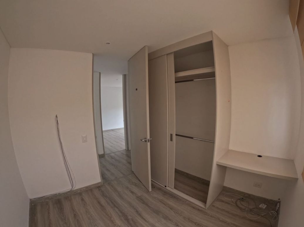 Apartamento de 3 alcobas en venta en Los Andes, Bogotá, 73 m² · foto 2 de 7