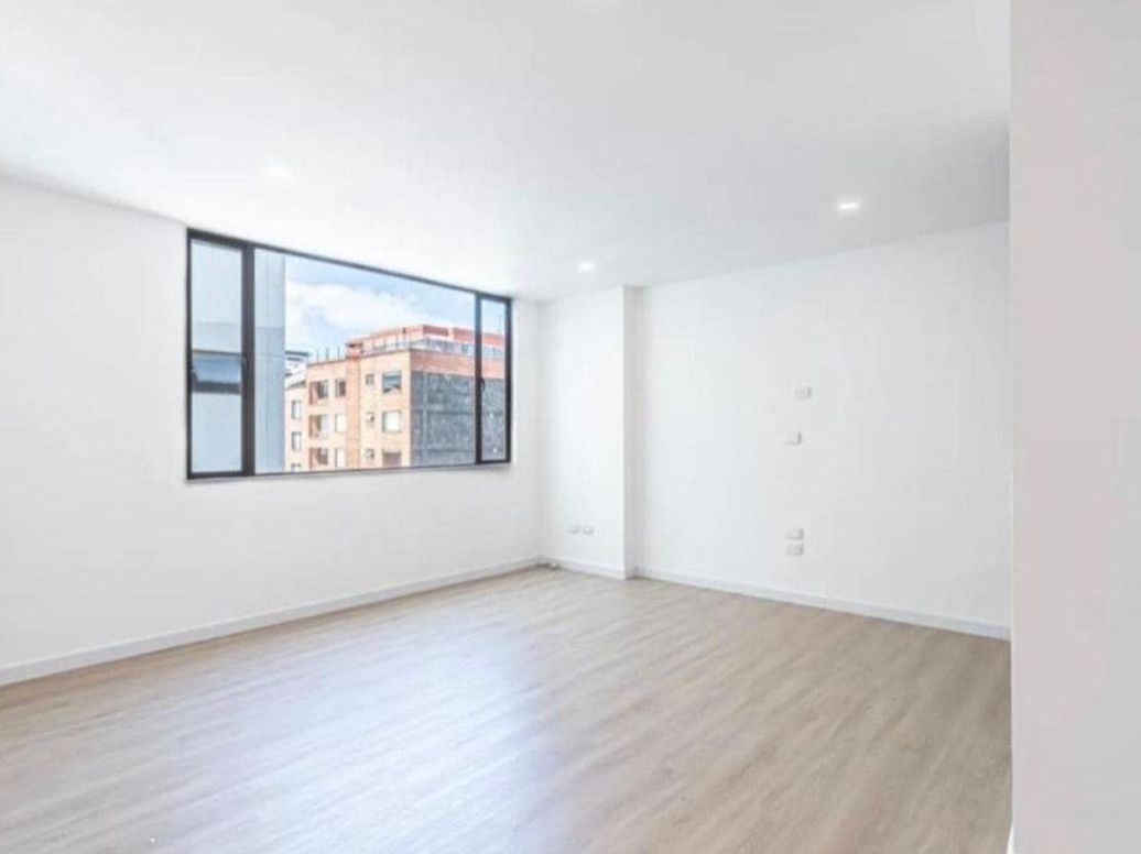 Apartamento de 2 alcobas en venta en Santa Barbara Central, Bogotá, 56 m² · foto 4 de 8